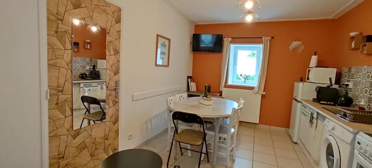Holiday home Gite - Les Pivoines - Les Jardins De Kerellec - 20Min De La Mer 4 A 6 Personnes Terrasse Jacuzzi Plouvorn France
