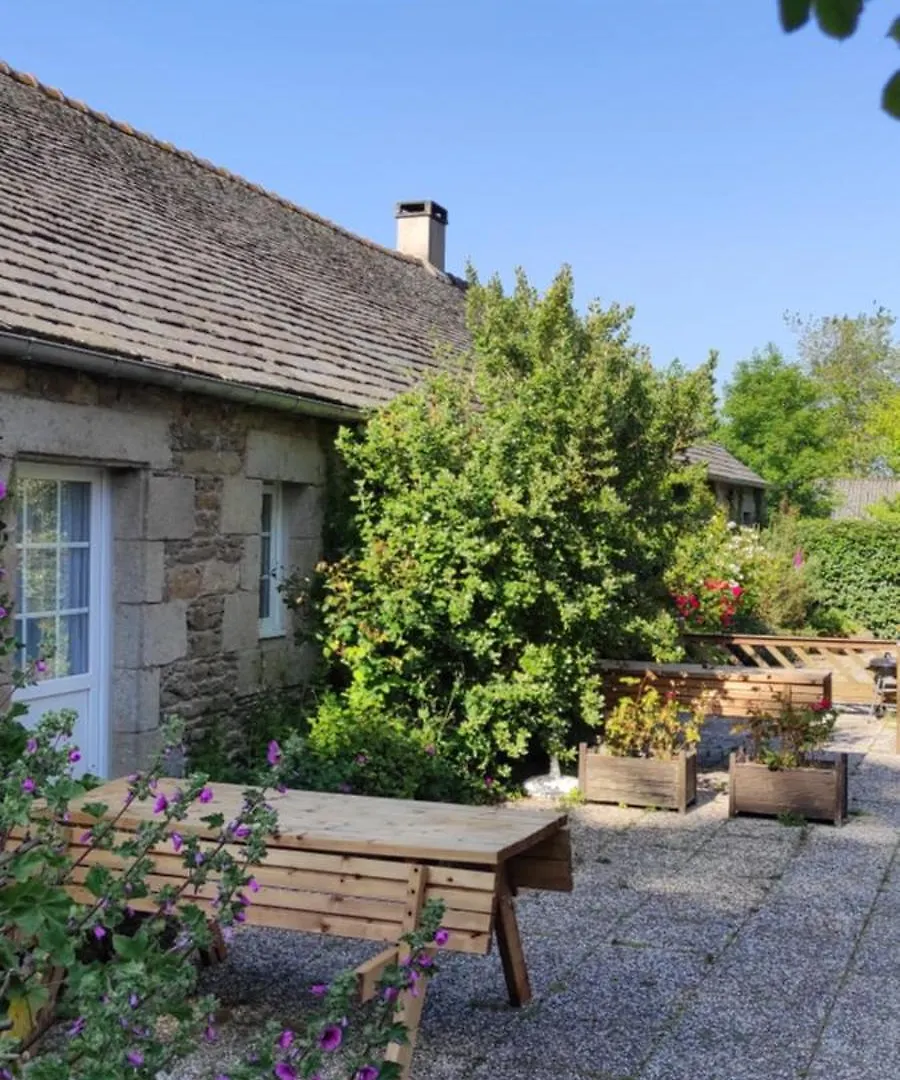 Holiday home Gite - Les Pivoines - Les Jardins De Kerellec - 20Min De La Mer 4 A 6 Personnes Terrasse Jacuzzi Plouvorn France