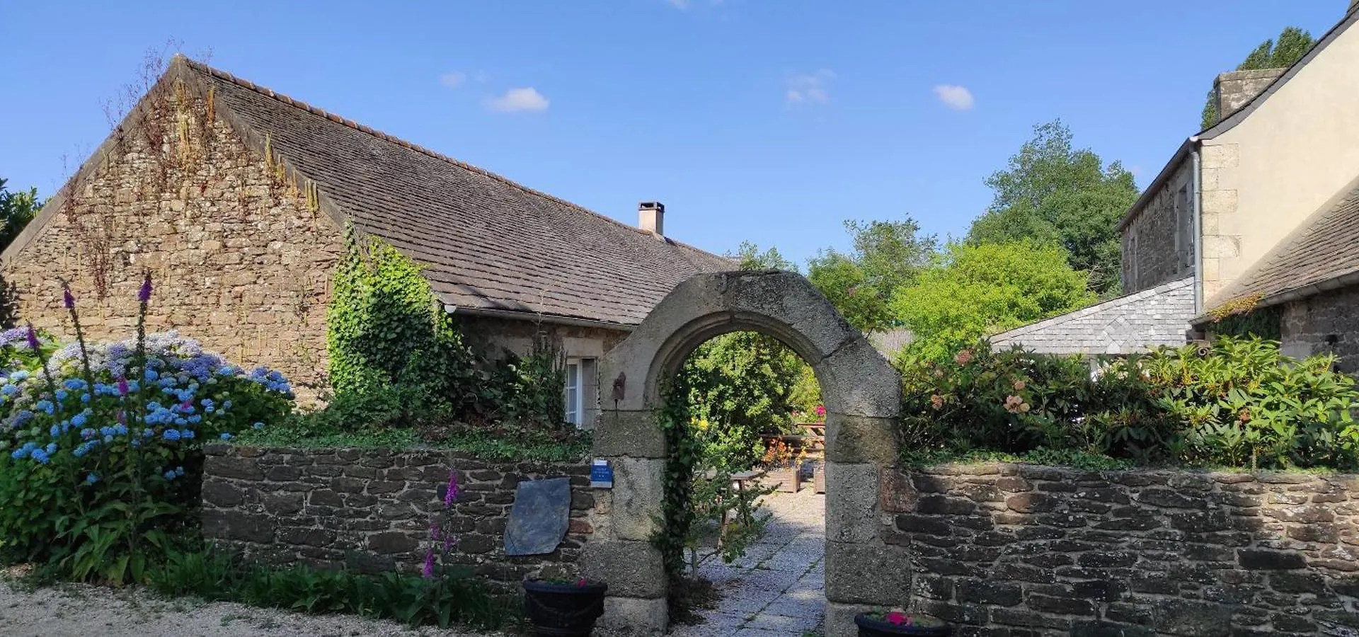 Gite - Les Pivoines - Les Jardins De Kerellec - 20Min De La Mer 4 A 6 Personnes Terrasse Jacuzzi Plouvorn France