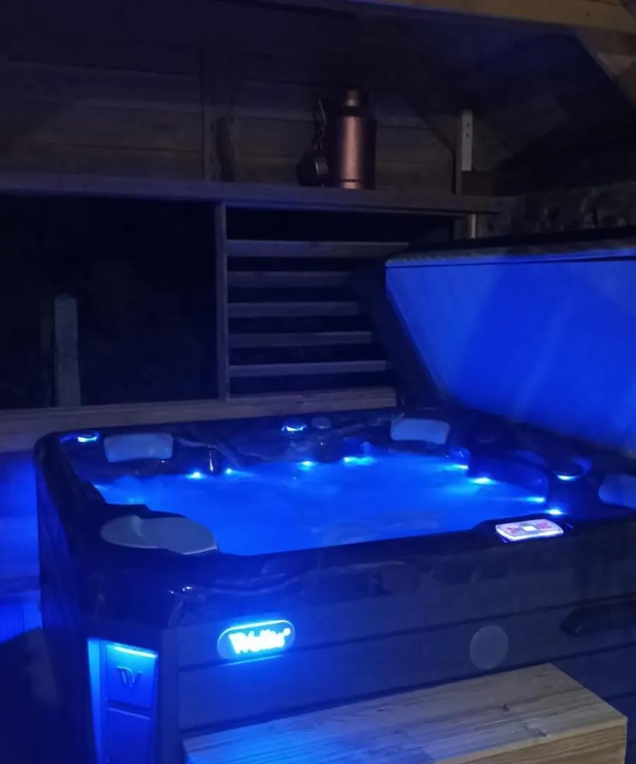 Gite - Les Pivoines - Les Jardins De Kerellec - 20Min De La Mer 4 A 6 Personnes Terrasse Jacuzzi Plouvorn