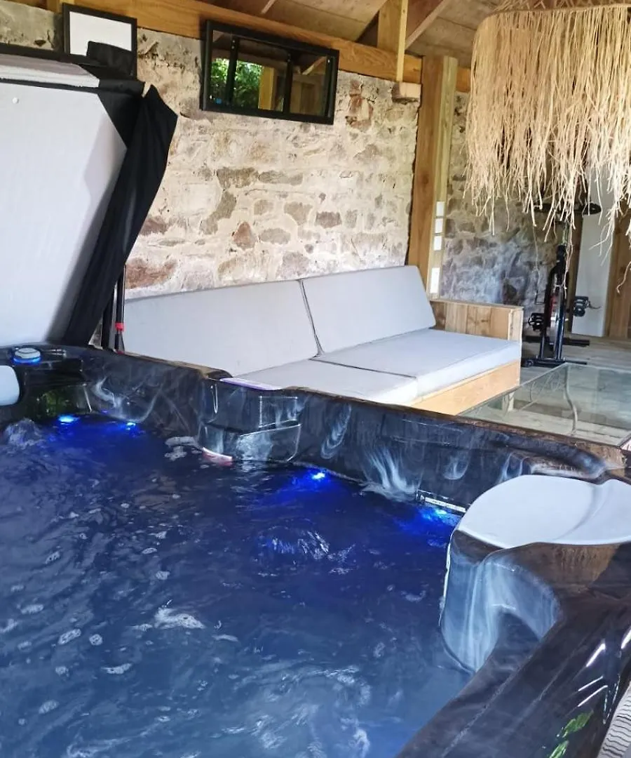 Gite - Les Pivoines - Les Jardins De Kerellec - 20Min De La Mer 4 A 6 Personnes Terrasse Jacuzzi Plouvorn 0*,